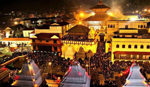 पशुपतिलगायत देशभरका शिवालयमा बिहानैदेखि भक्तजनको भीड