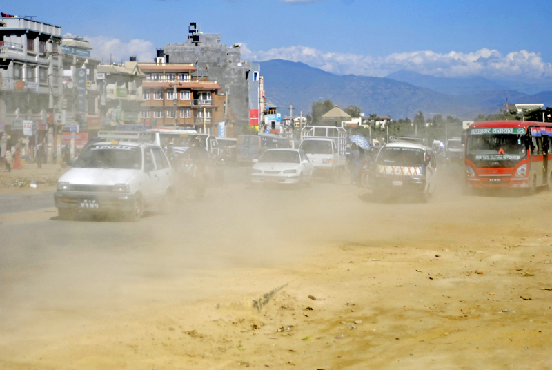 काठमाडौं महानगरपालिकाले ब्रुमर सञ्चालन गरेको पाँच महीना बितिसक्दा पनि काठमाडौँको सडकमा कुनै परिवर्तन आउन सकेन