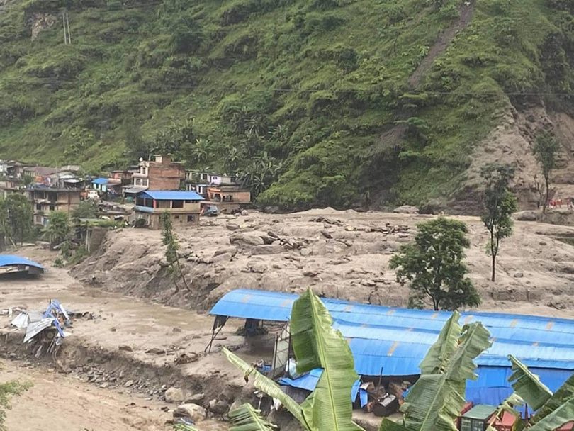 पहिरोपीडित भोटेकोशी गाउँपालिकालाई रु दुई लाख र बाह्रबिसे नगरपालिकालाई रु तीन लाख , चौतारा साँगाचोकगढी नगरपालिकाले सहयोग गर्ने