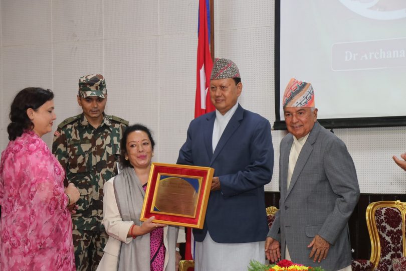 स्वास्थ्य क्षेत्रमा अतुलनिय योगदान पुर्‍याउनु भएका ५ जना महिला चिकित्सक  सम्मानित ।